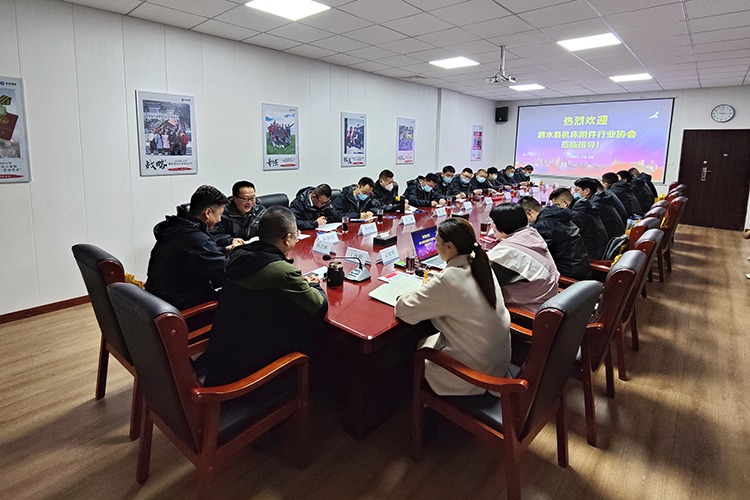 1634786172250007.jpg 【整理】泗水機床附件行業(yè)協(xié)會來訪照片L1020褚少青 (4).jpg